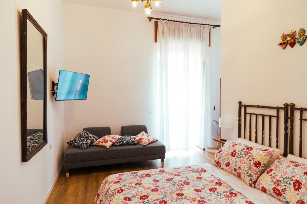 Relais Cuorenapoletano Napoli Bagian luar foto