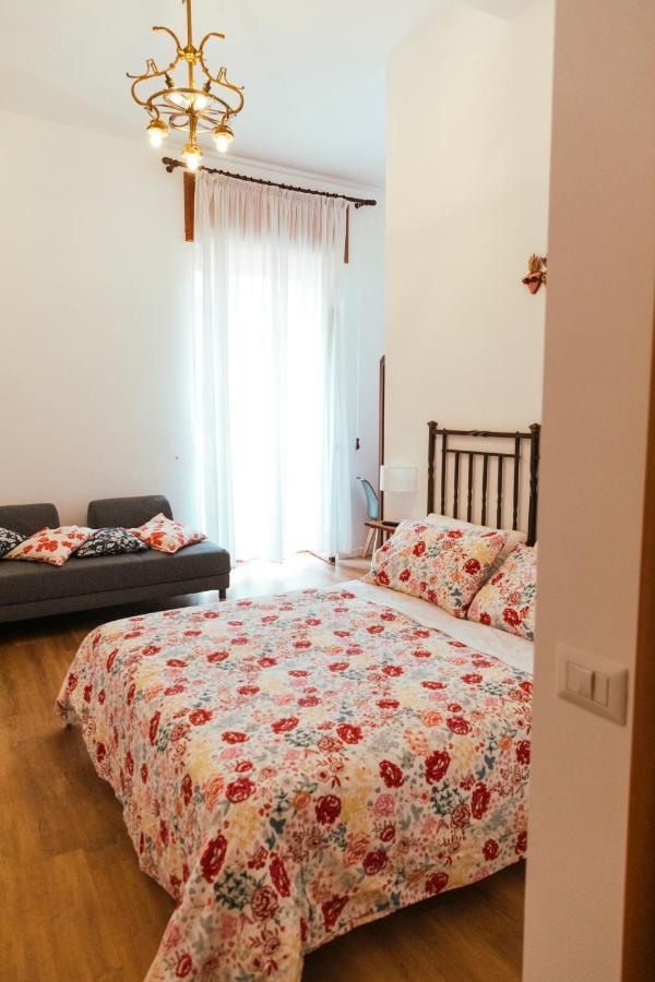 Relais Cuorenapoletano Napoli Bagian luar foto