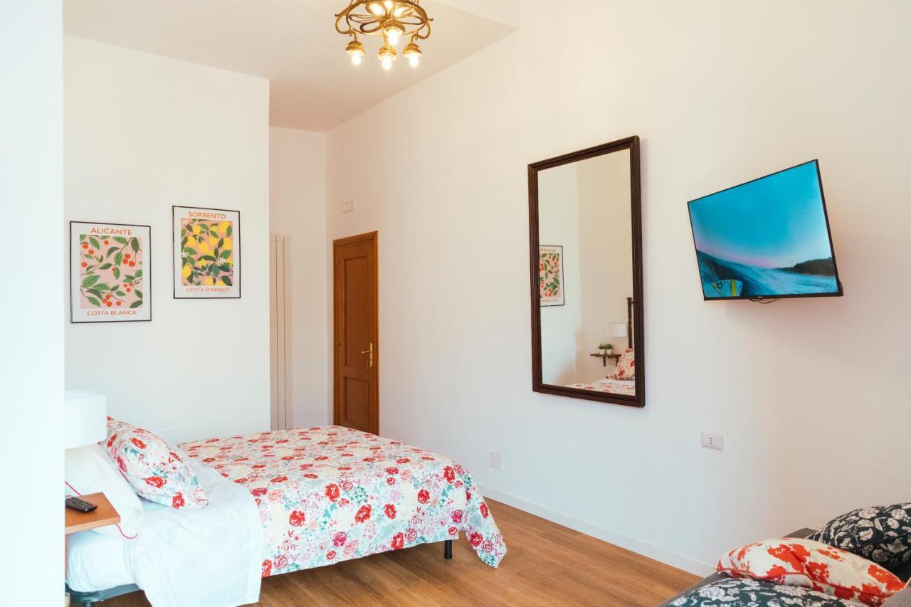Relais Cuorenapoletano Napoli Bagian luar foto